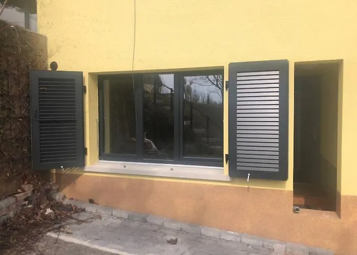 Sweet, Light, Simple Studio- Free Parking Nearby